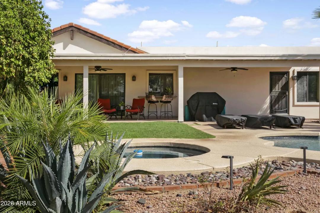 Real Estate Picture 8