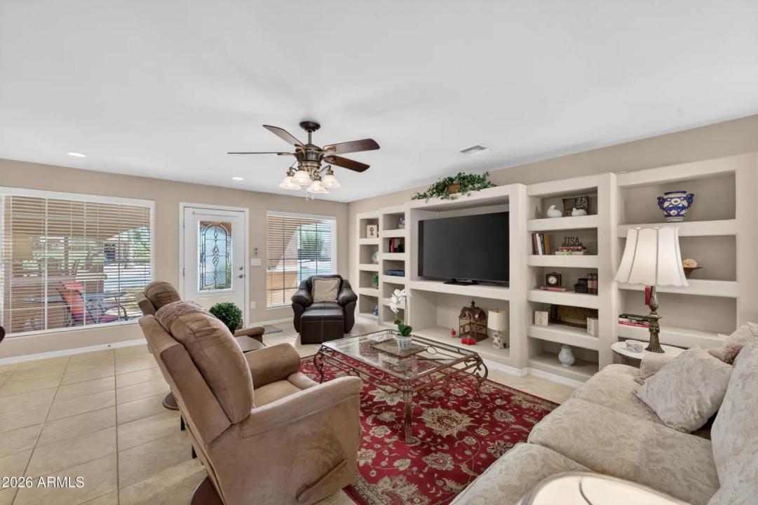 Real Estate Picture 9