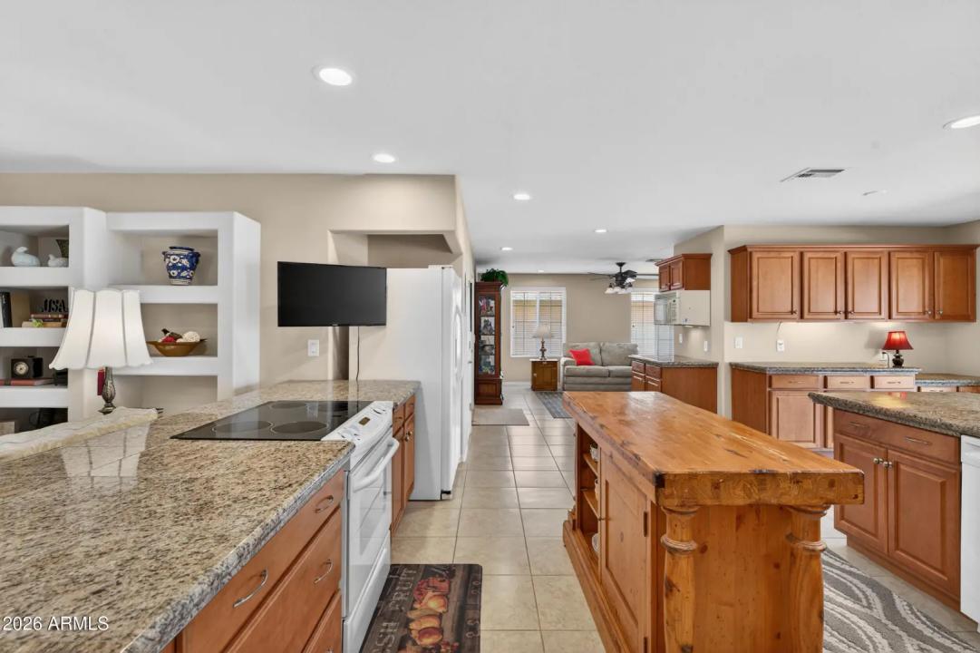 Real Estate Picture 14
