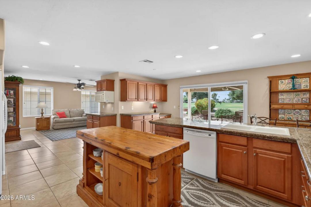Real Estate Picture 17