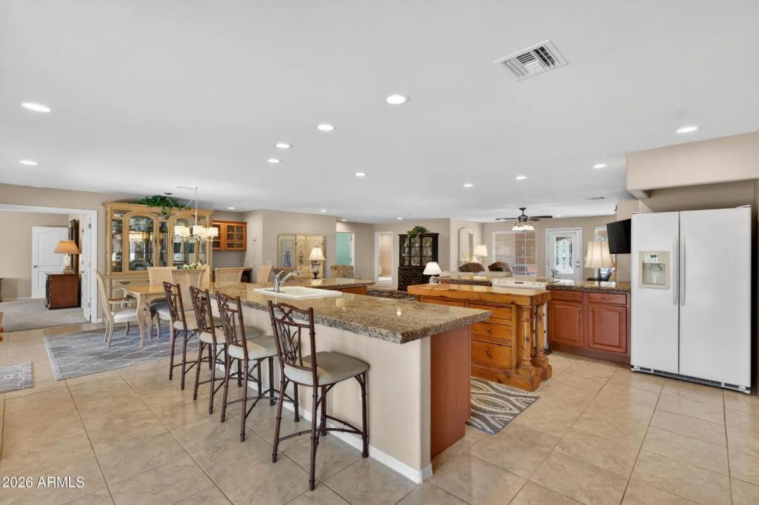 Real Estate Picture 18