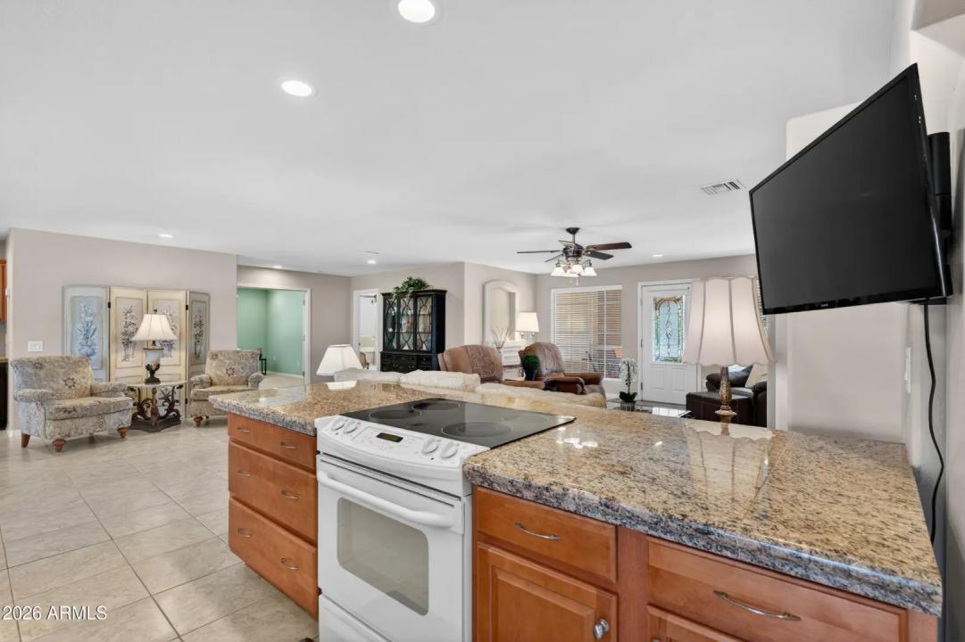 Real Estate Picture 19