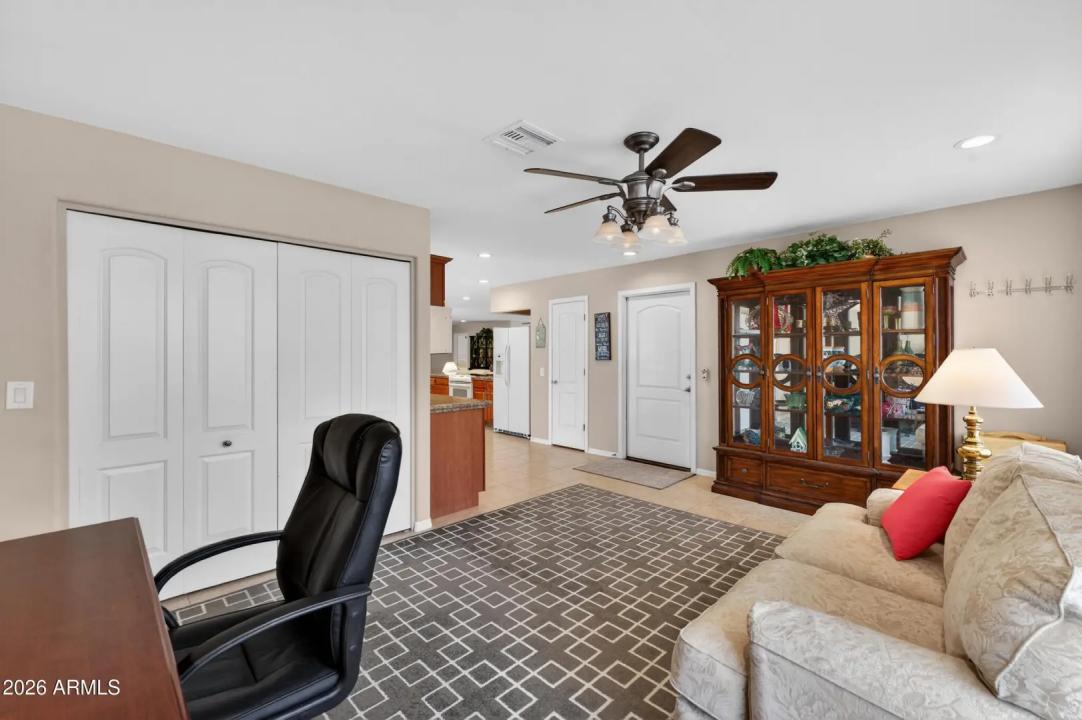 Real Estate Picture 24