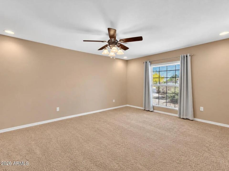 Real Estate Picture 32