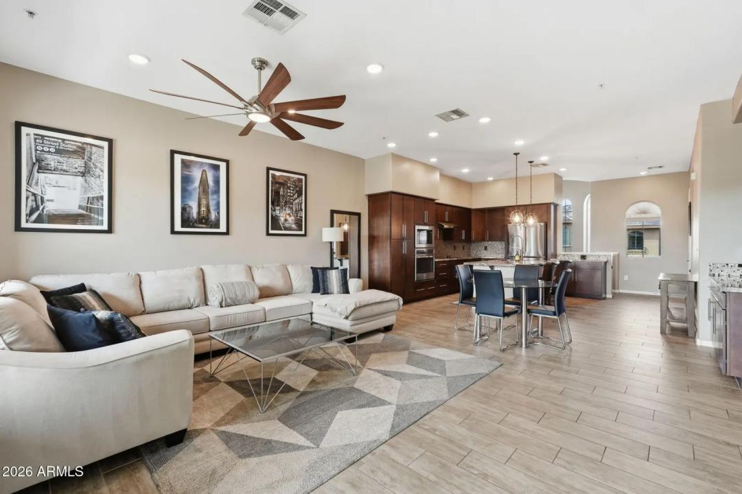 Real Estate Picture 3