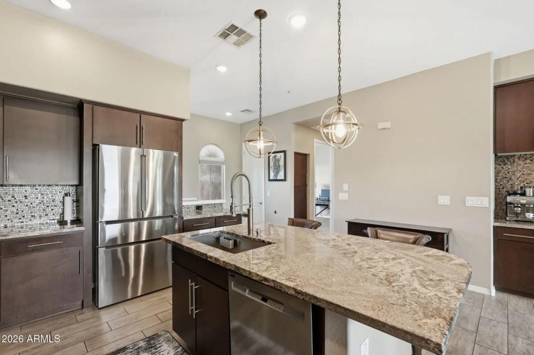 Real Estate Picture 8