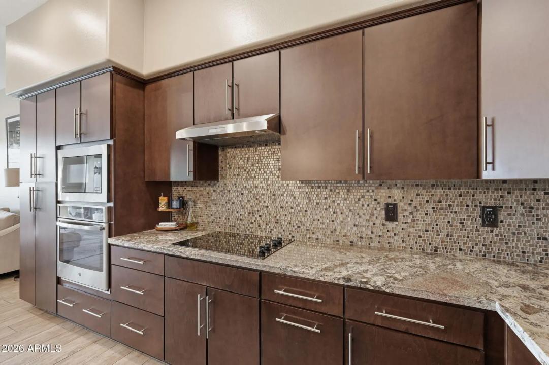 Real Estate Picture 10