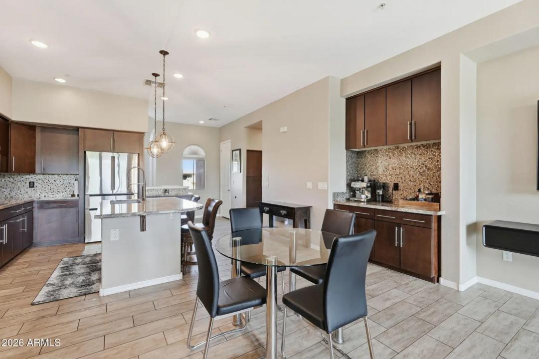 Real Estate Picture 12