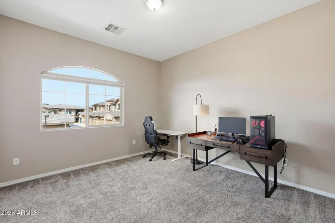 Real Estate Picture 16