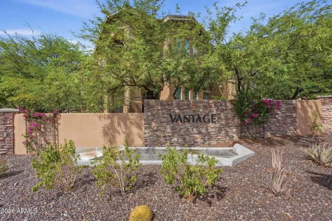 Real Estate Picture 24