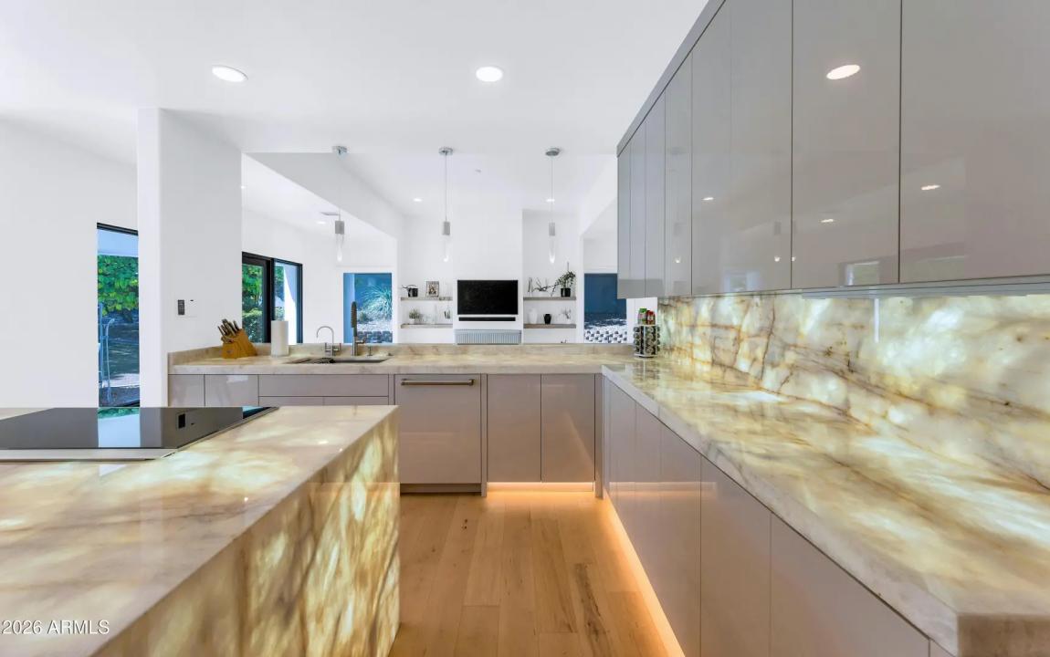 Real Estate Picture 13