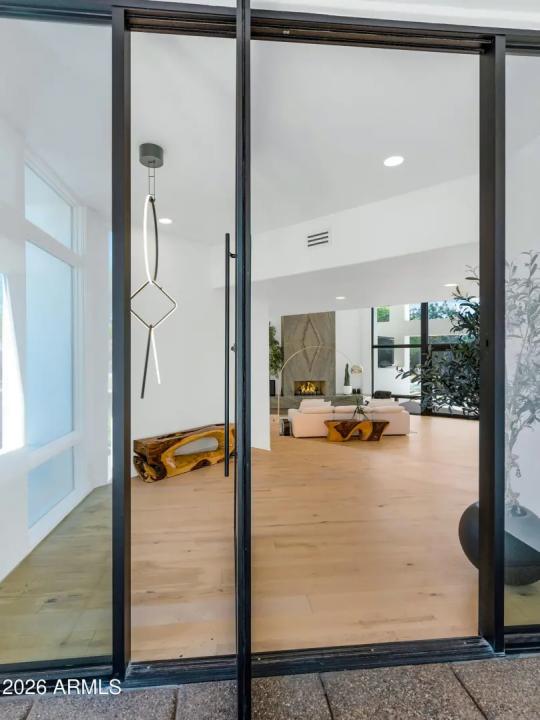 Real Estate Picture 3