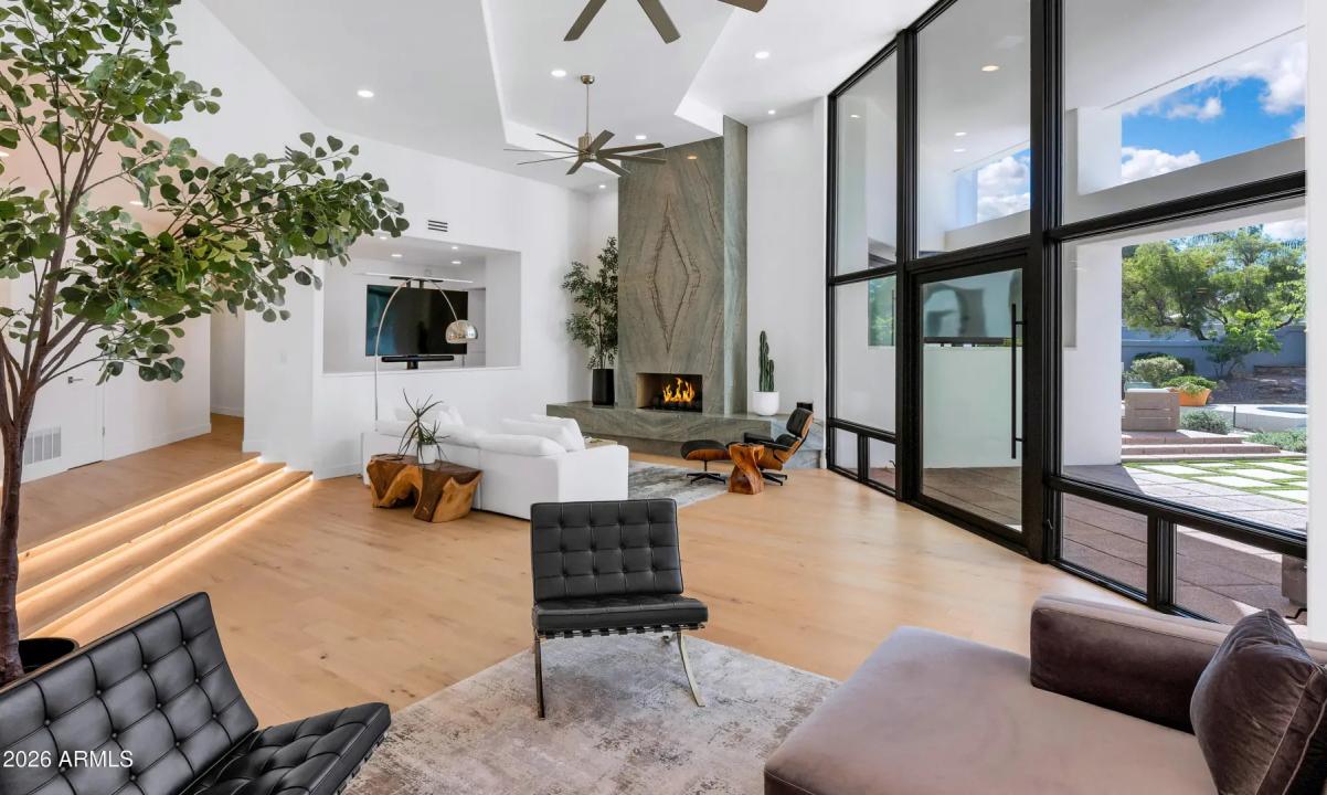 Real Estate Picture 8