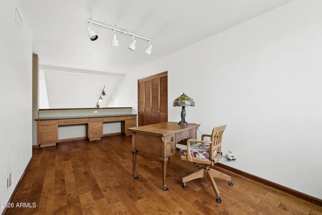 Real Estate Picture 28
