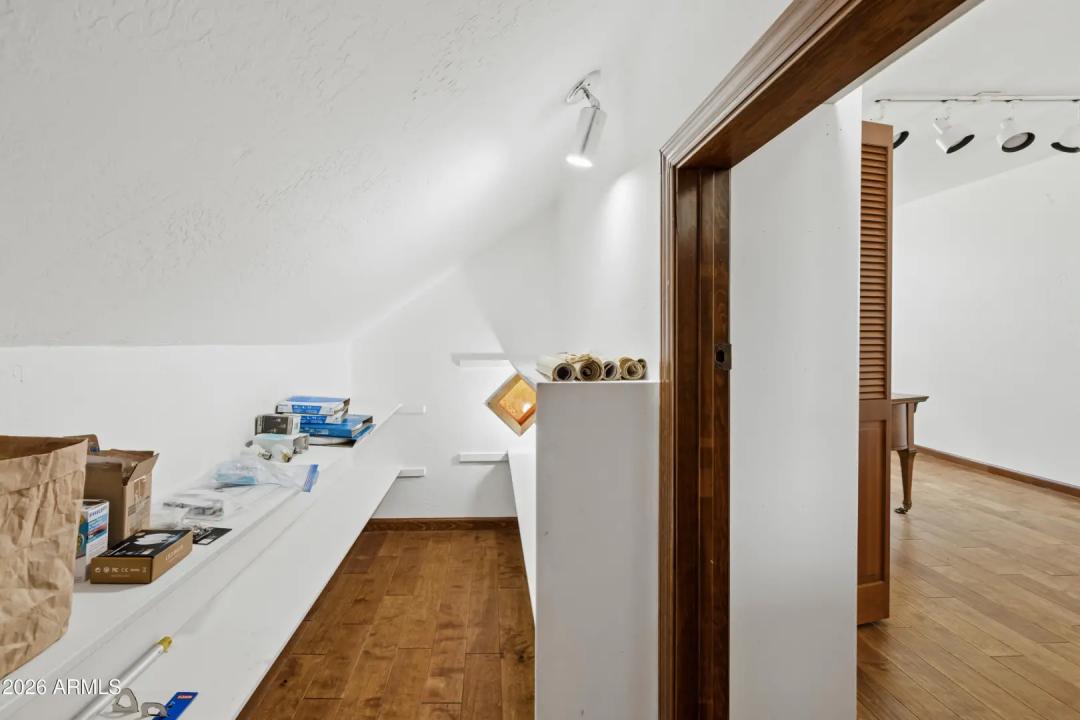 Real Estate Picture 30