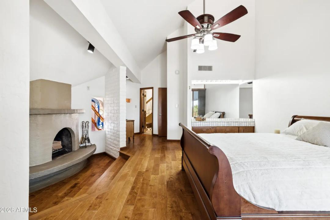 Real Estate Picture 18