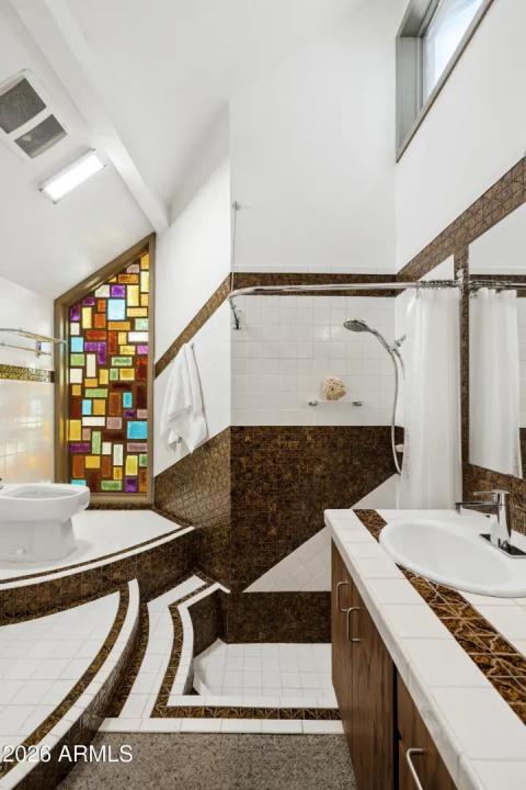 Real Estate Picture 21