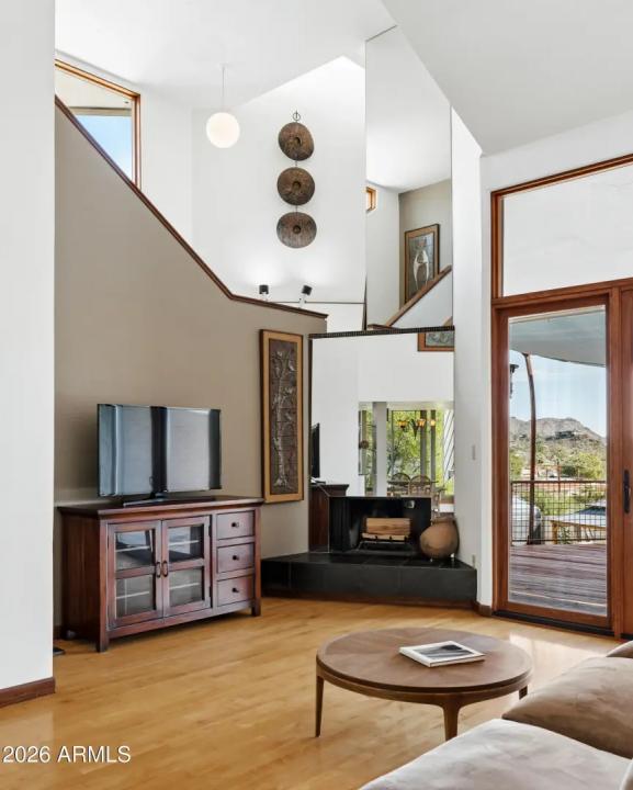 Real Estate Picture 9