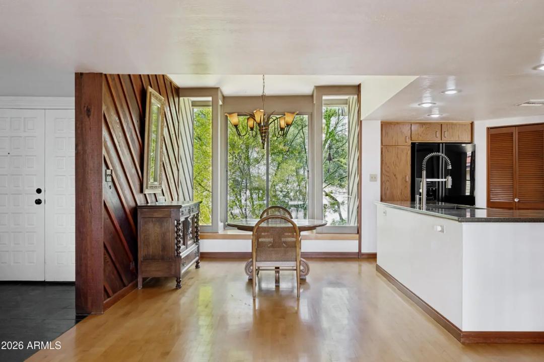 Real Estate Picture 6