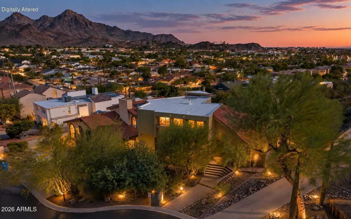 Real Estate Picture 3