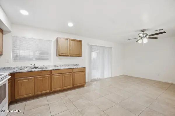 Real Estate Picture 14