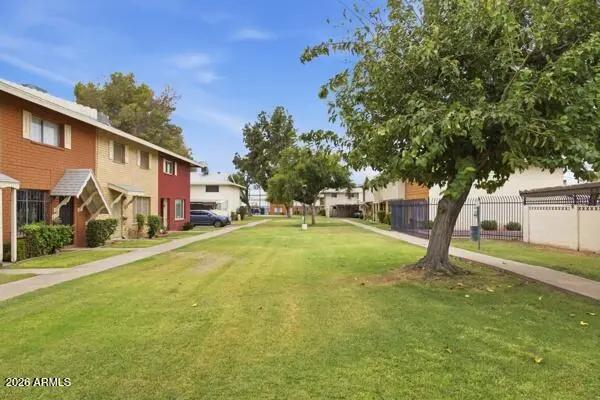 Real Estate Picture 3