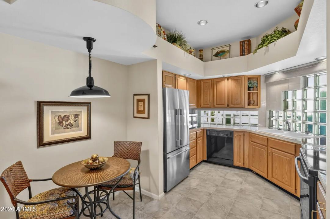 Real Estate Picture 10