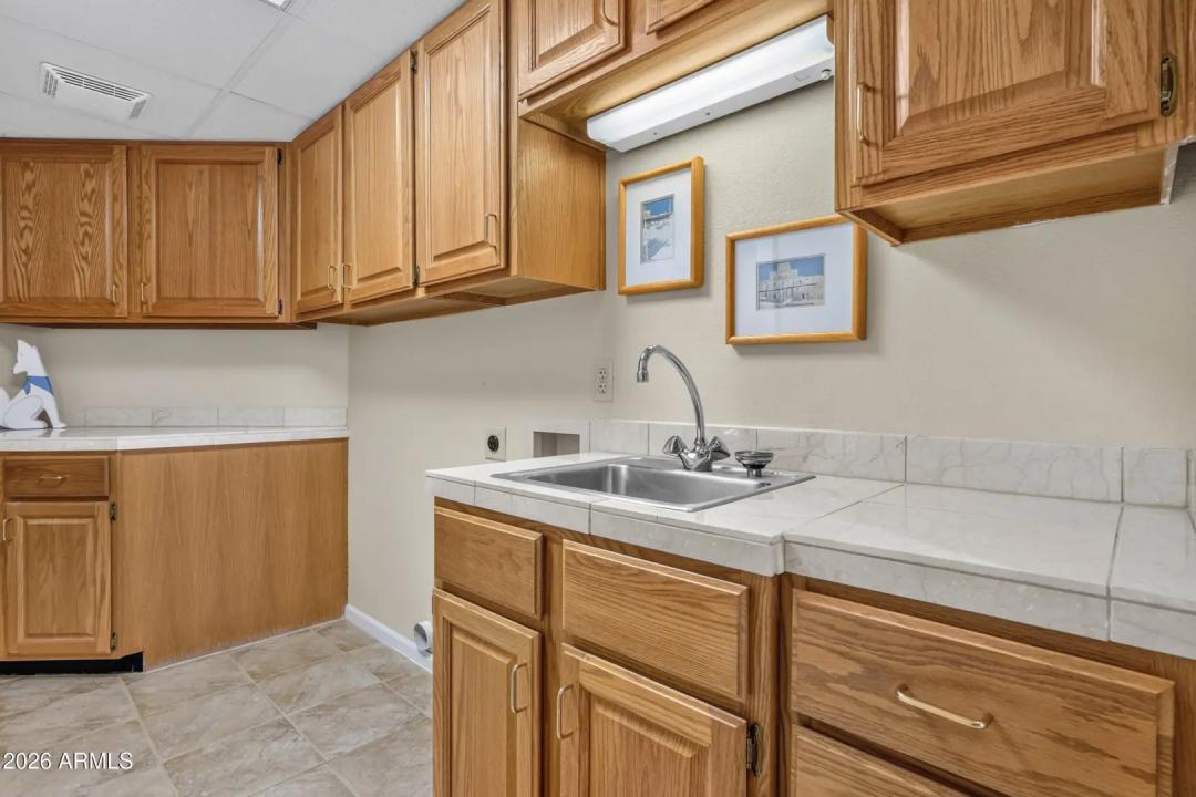 Real Estate Picture 12
