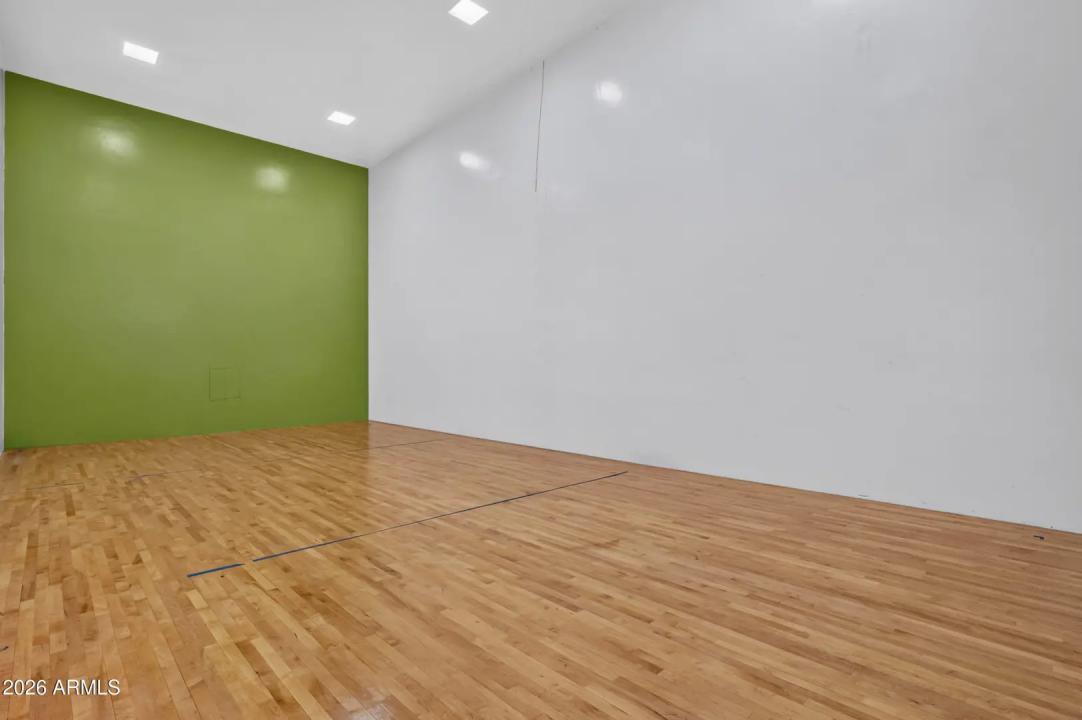 Real Estate Picture 32