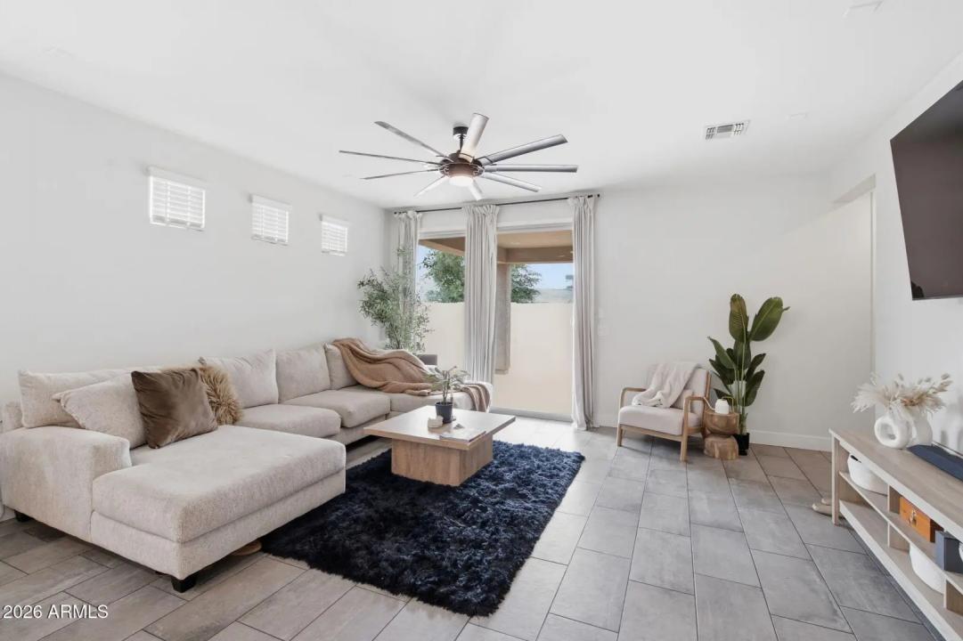 Real Estate Picture 9