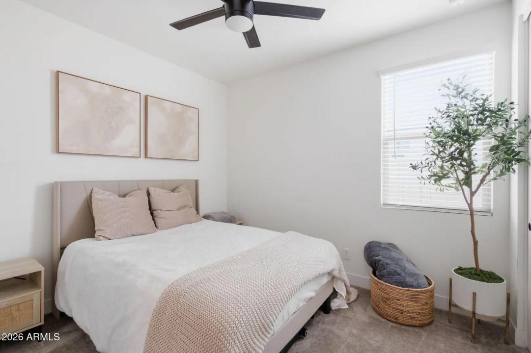 Real Estate Picture 17