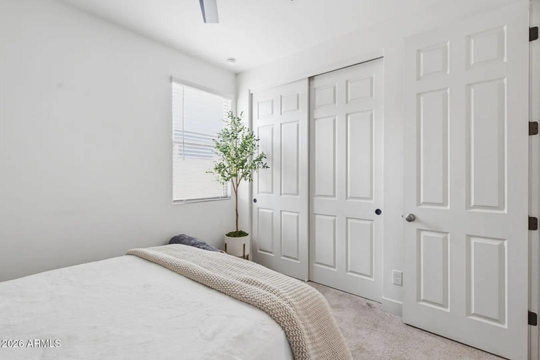 Real Estate Picture 18