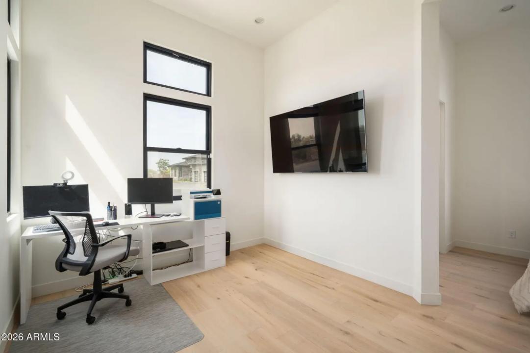 Real Estate Picture 18