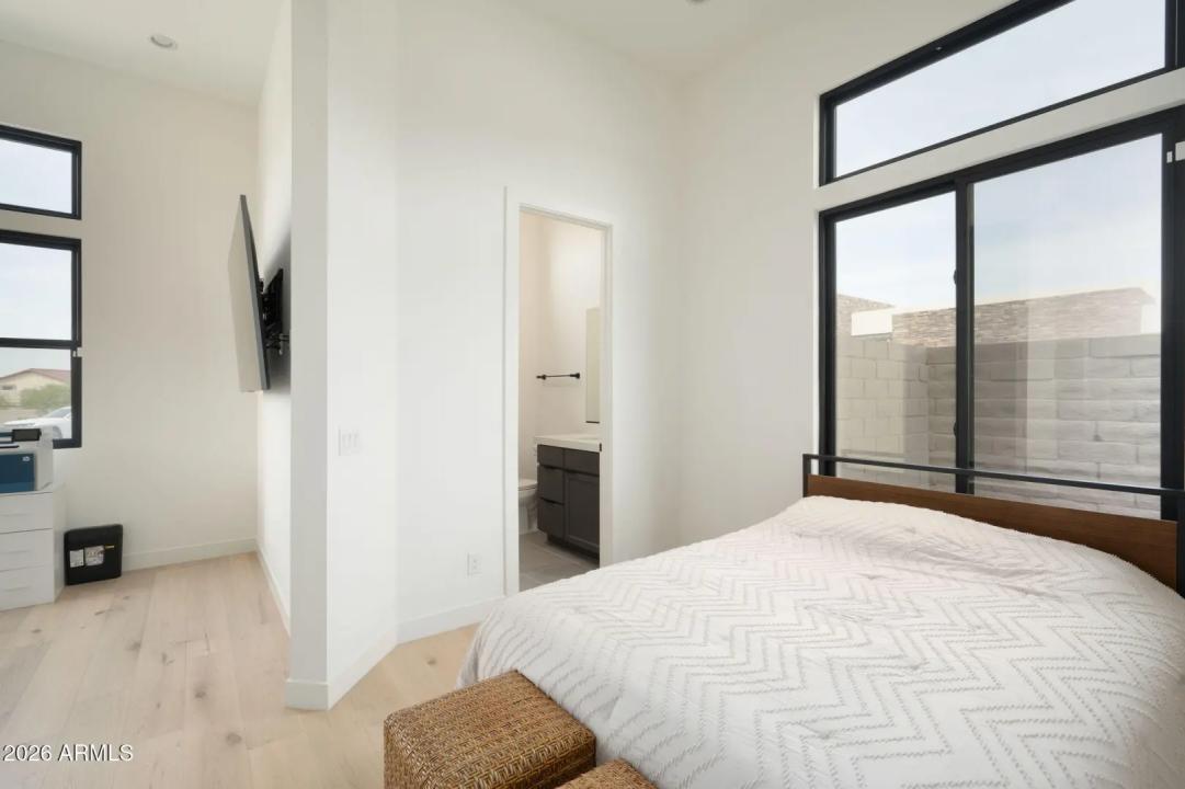 Real Estate Picture 19