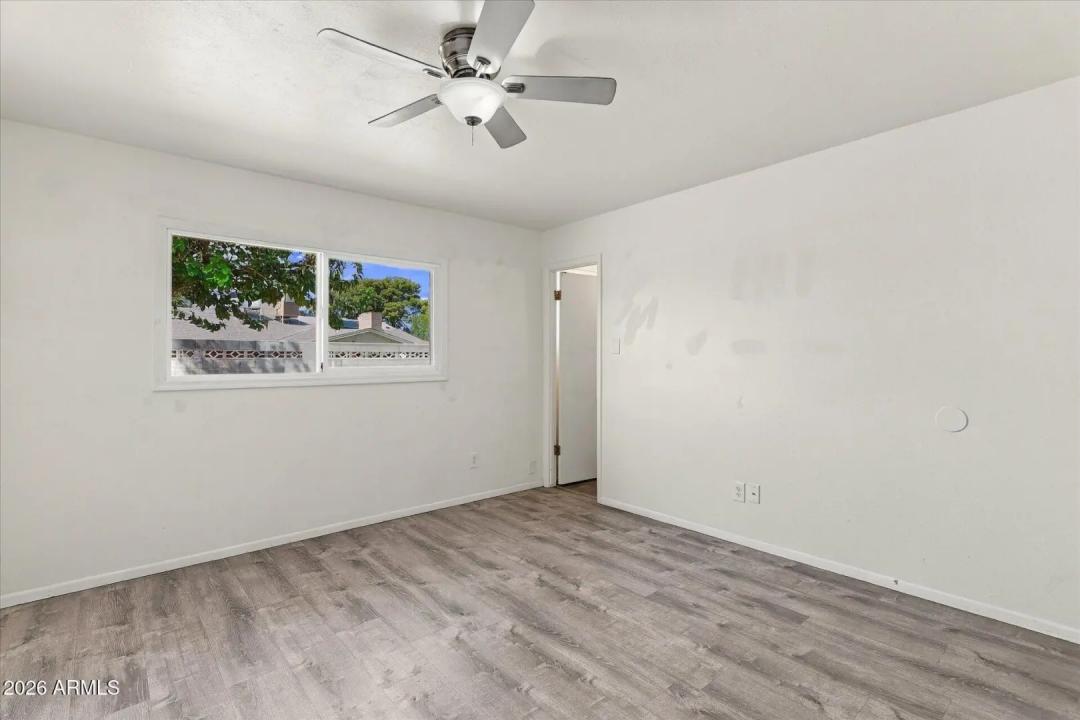 Real Estate Picture 17