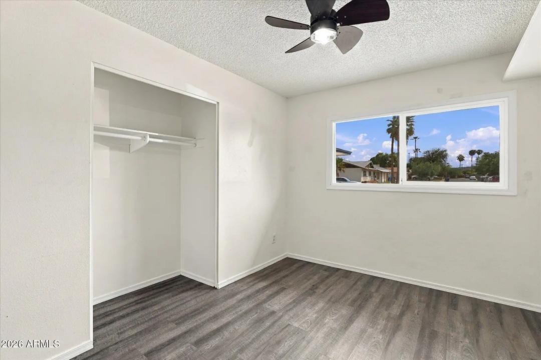 Real Estate Picture 22