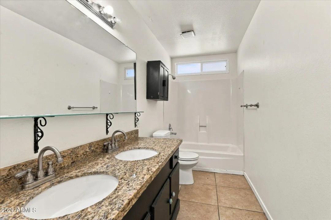 Real Estate Picture 23