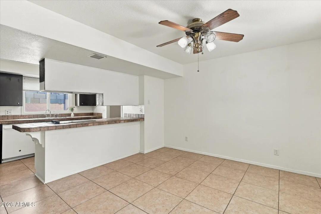 Real Estate Picture 11
