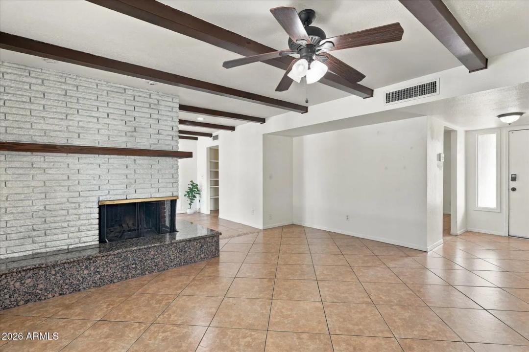 Real Estate Picture 12
