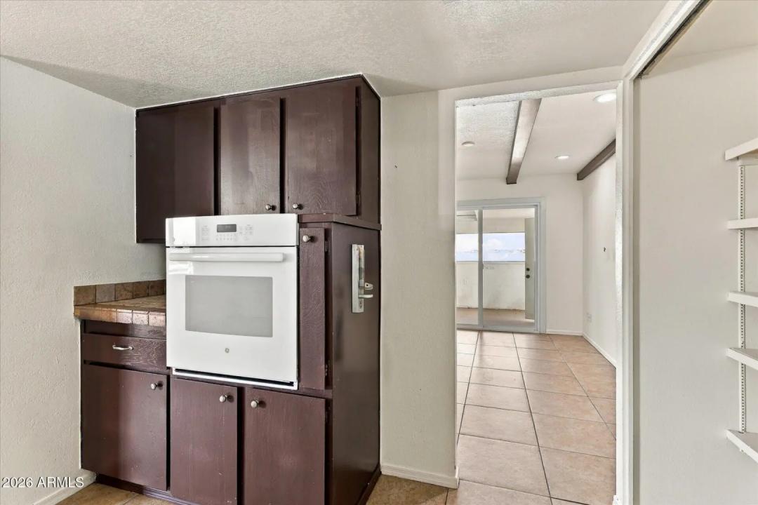 Real Estate Picture 8