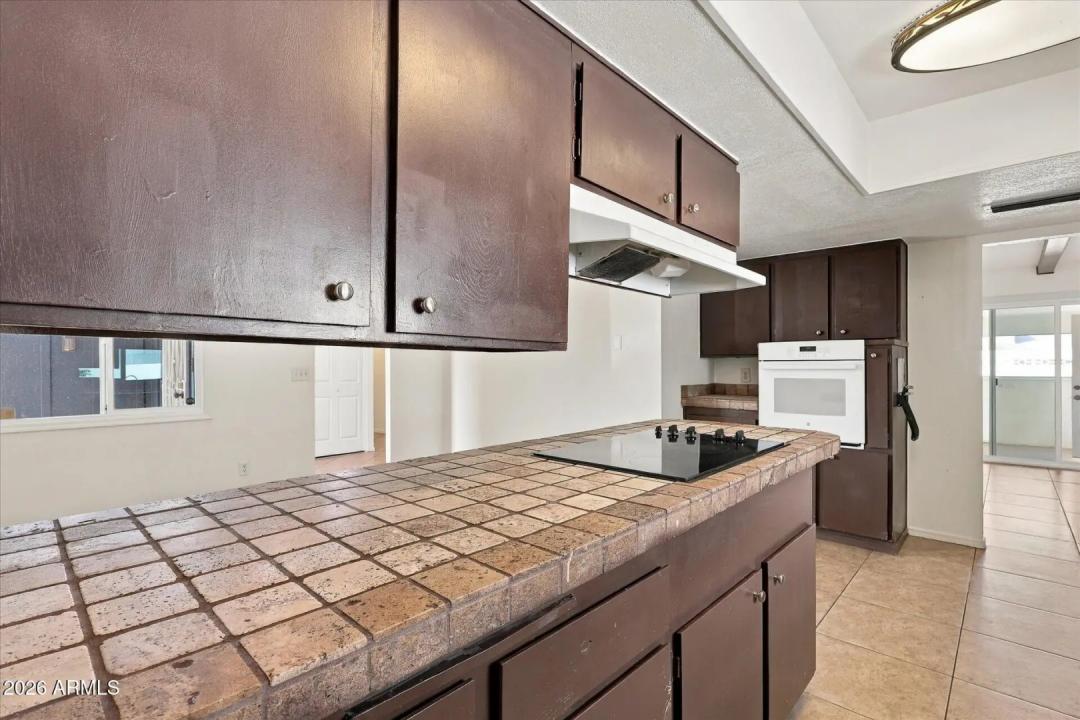 Real Estate Picture 7