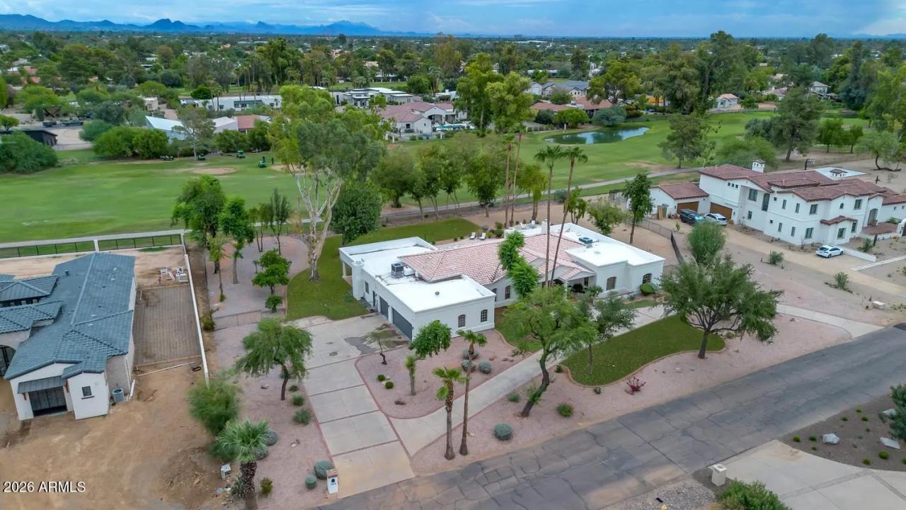 Real Estate Picture 4