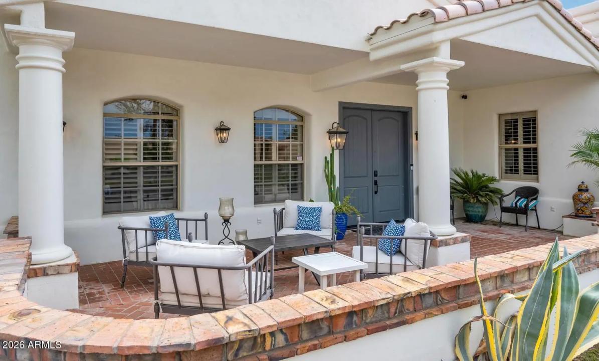 Real Estate Picture 7