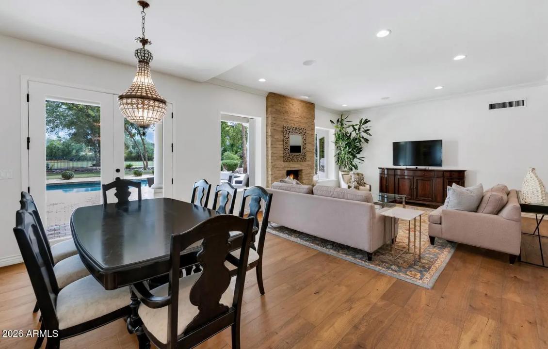 Real Estate Picture 12