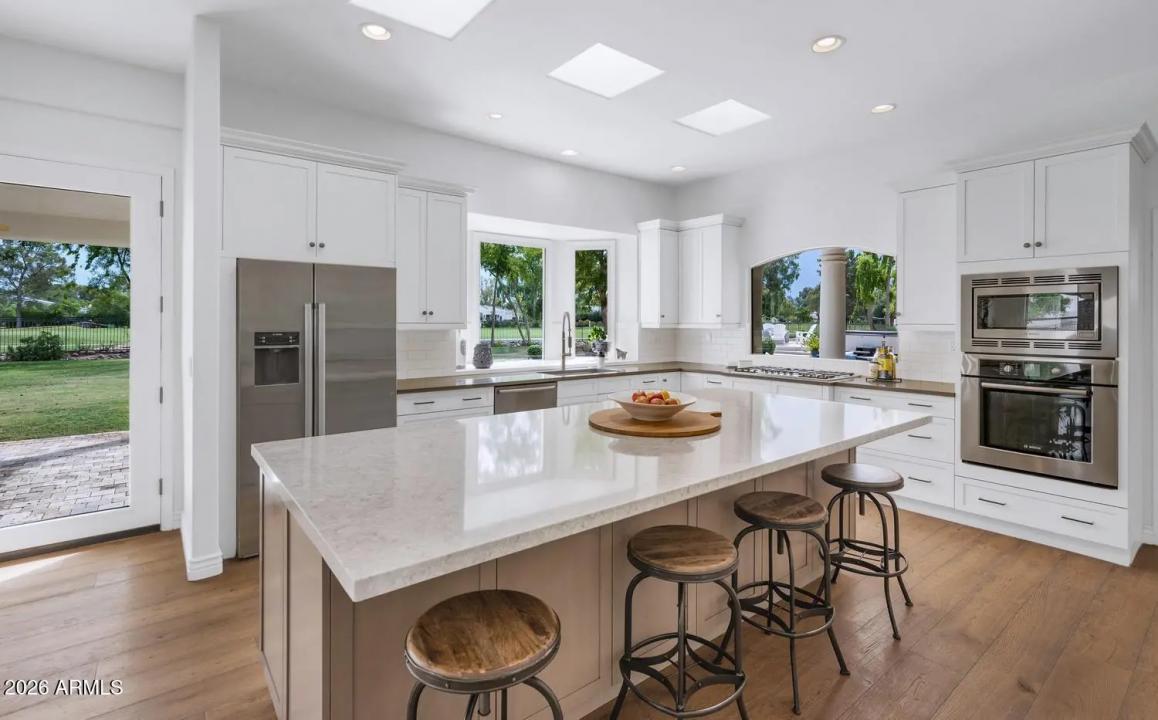 Real Estate Picture 16