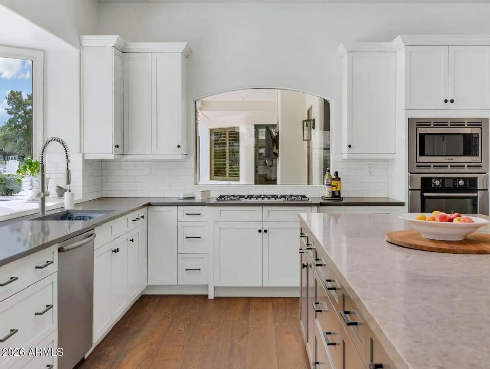 Real Estate Picture 17
