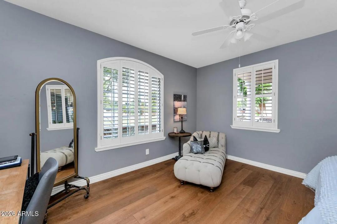 Real Estate Picture 30
