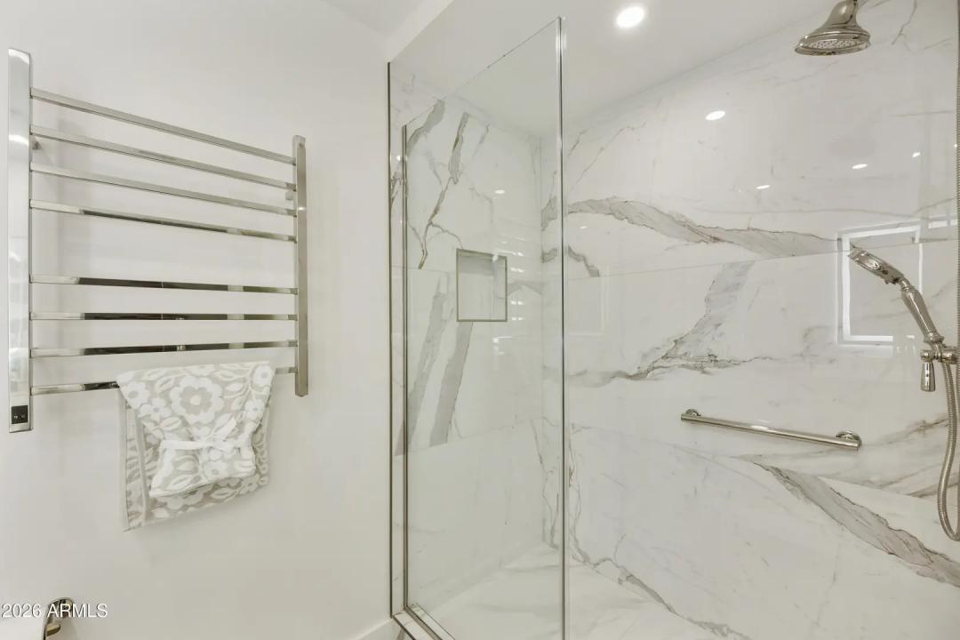 Real Estate Picture 18