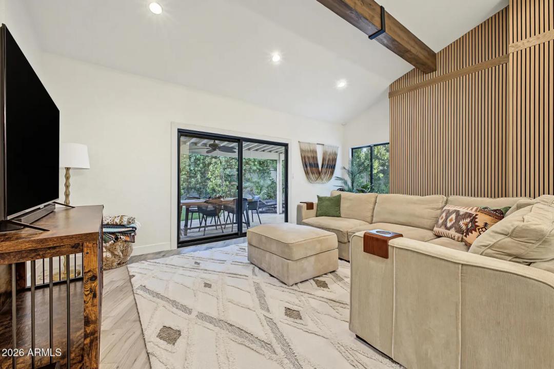 Real Estate Picture 5