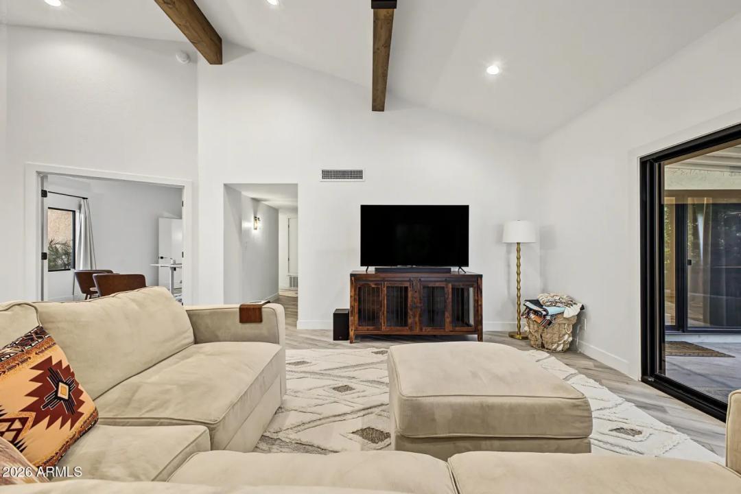 Real Estate Picture 6